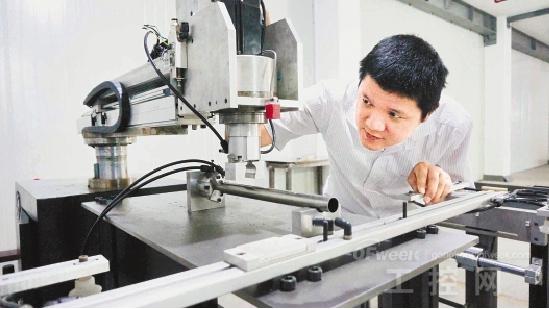 飛戎機(jī)器人：客戶排隊(duì)等下線