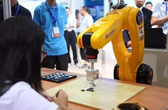 2015年，全球工業(yè)機器人供應(yīng)量達到254000臺