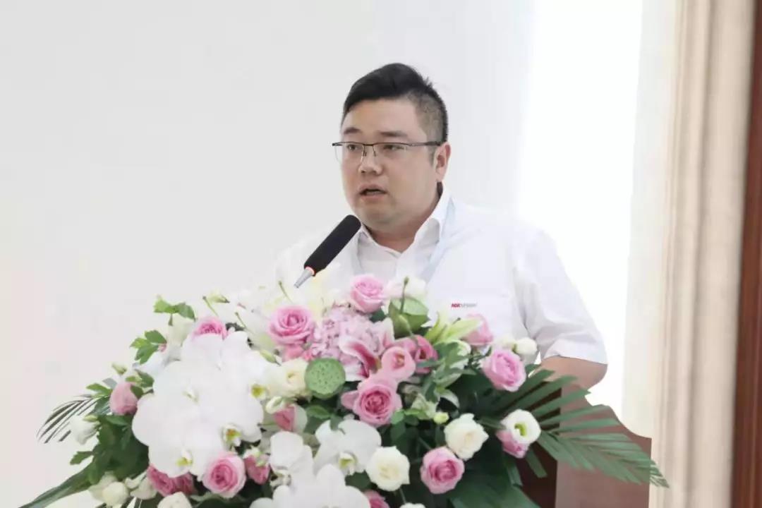 ?？禉C器人楊卓：移動機器人跑道是耐力賽