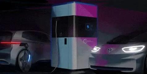 ?AGV+機(jī)械手 汽車(chē)自動(dòng)充電移動(dòng)機(jī)器人新應(yīng)用